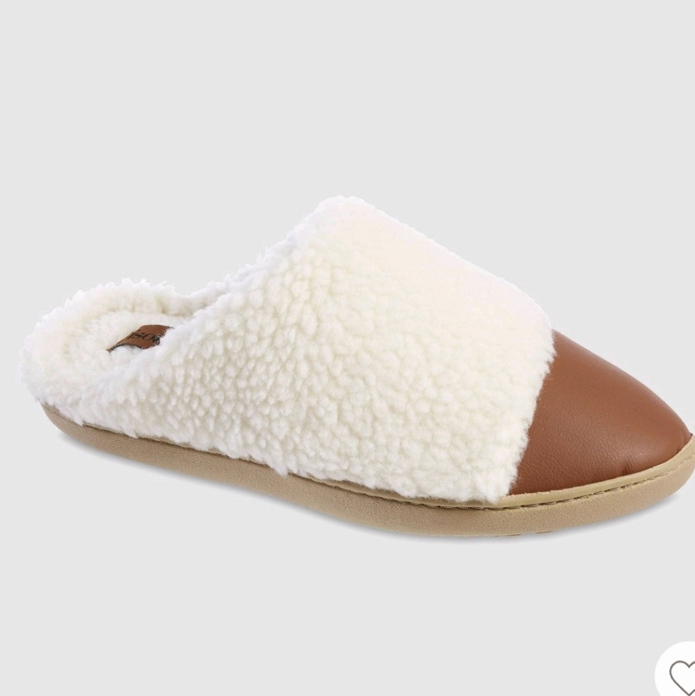 NWT Isotoner Tinsley vegan leather recycled berber clog slippers